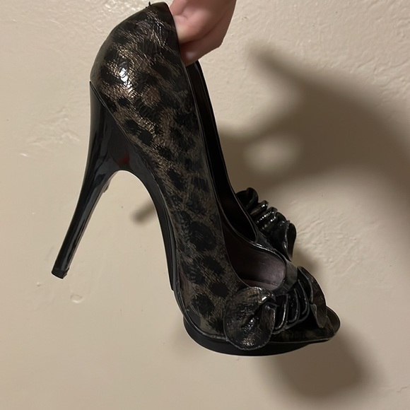 Steve Madden Leopard Print heels - Picture 4 of 5